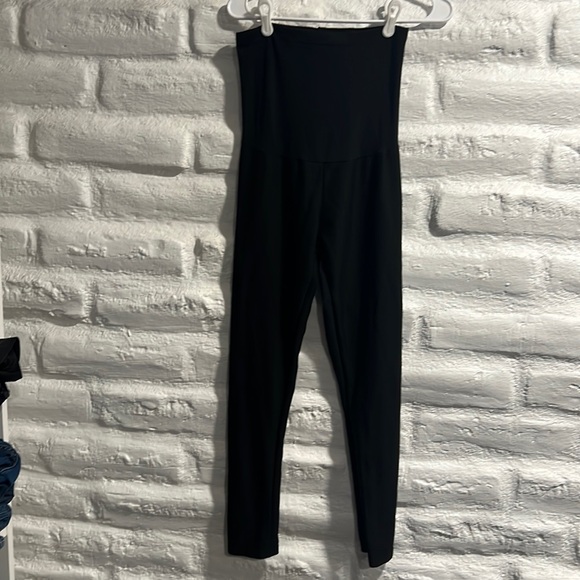 Sandpiper Maternity Leggings - Picture 2 of 9